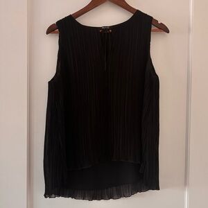 Madewell Black Sleeveless Pleated Blouse